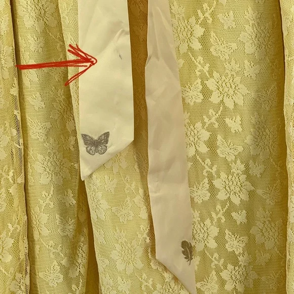 Her Universe Bridgerton Penelope Featherington Dress yellow lace NWT - Picture 8 of 11